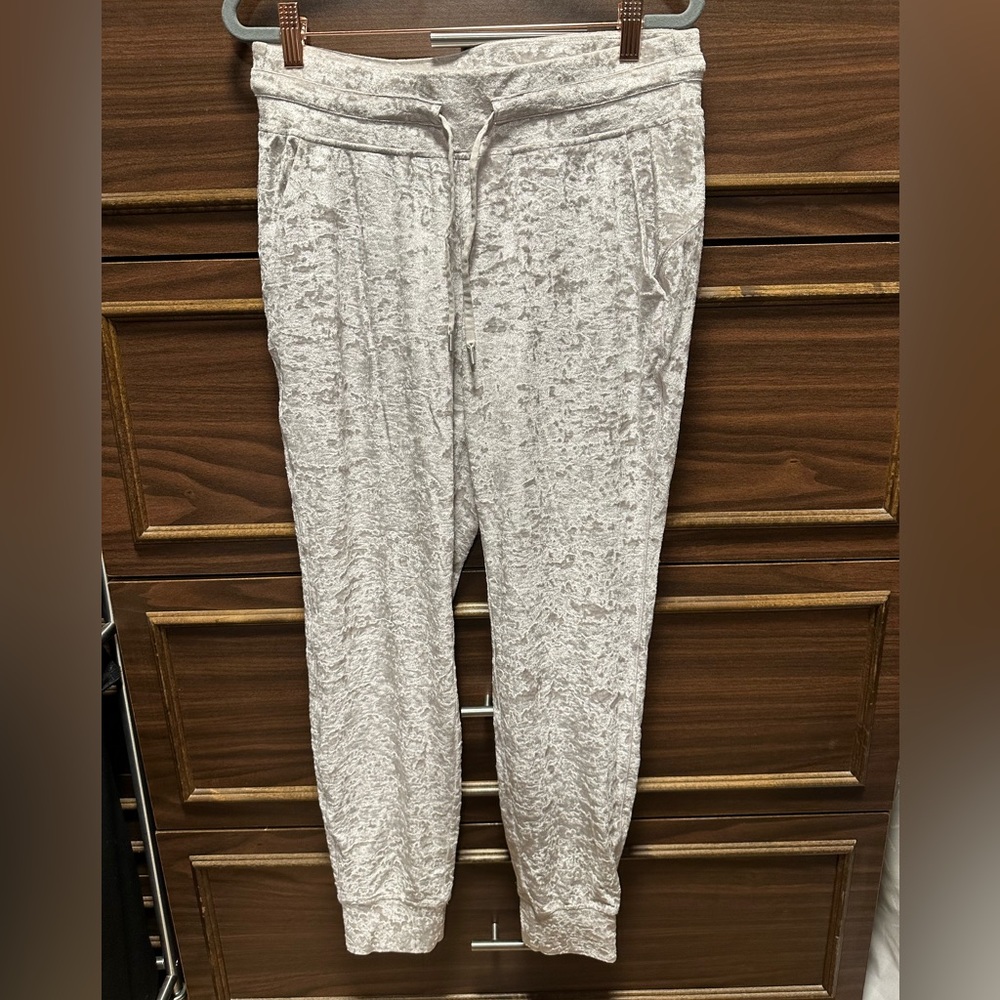 Lululemon Ready to Crush Jogger Size 8